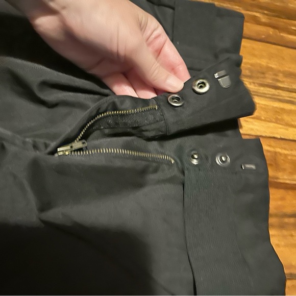 Jennifer Lopez Women’s Black Shorts Size 8 - Picture 3 of 7